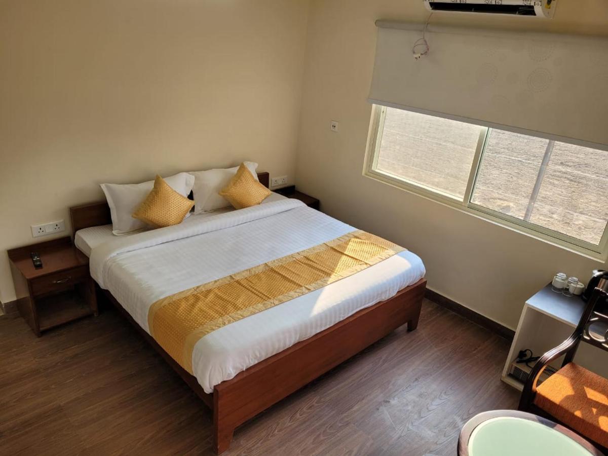 Corbett Veda Inn Rāmnagar Exterior foto