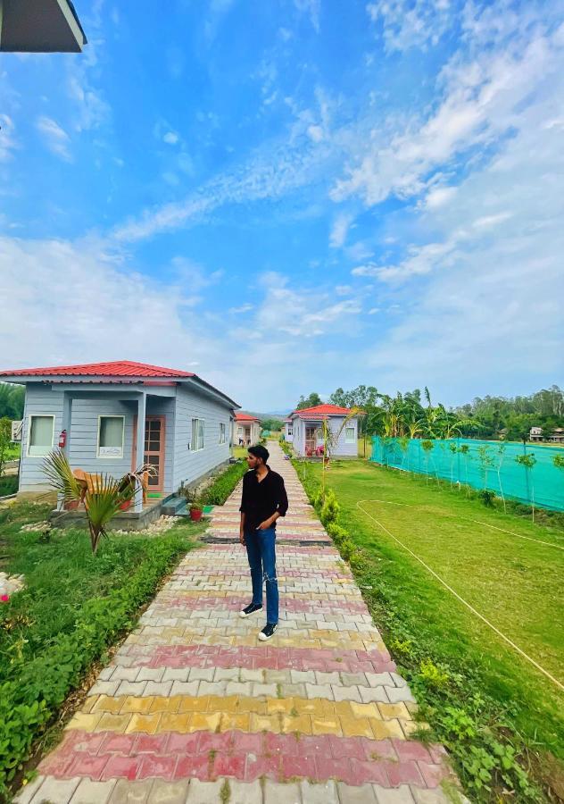 Corbett Veda Inn Rāmnagar Exterior foto